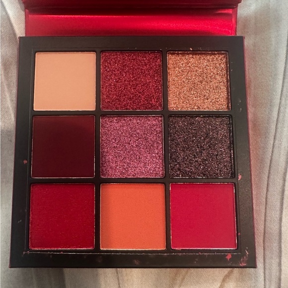 Huda Beauty Ruby Obsessions Palette - Picture 1 of 4